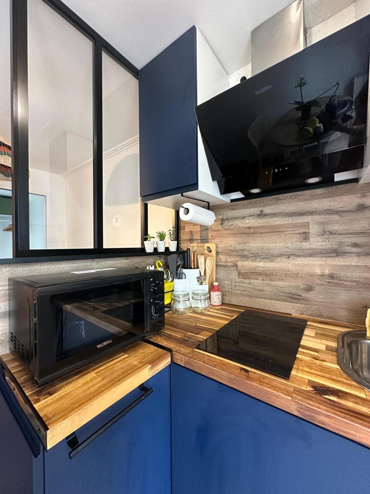 Modern Near Montmarte 2 Mins From Metro Chateau Rouge Paris