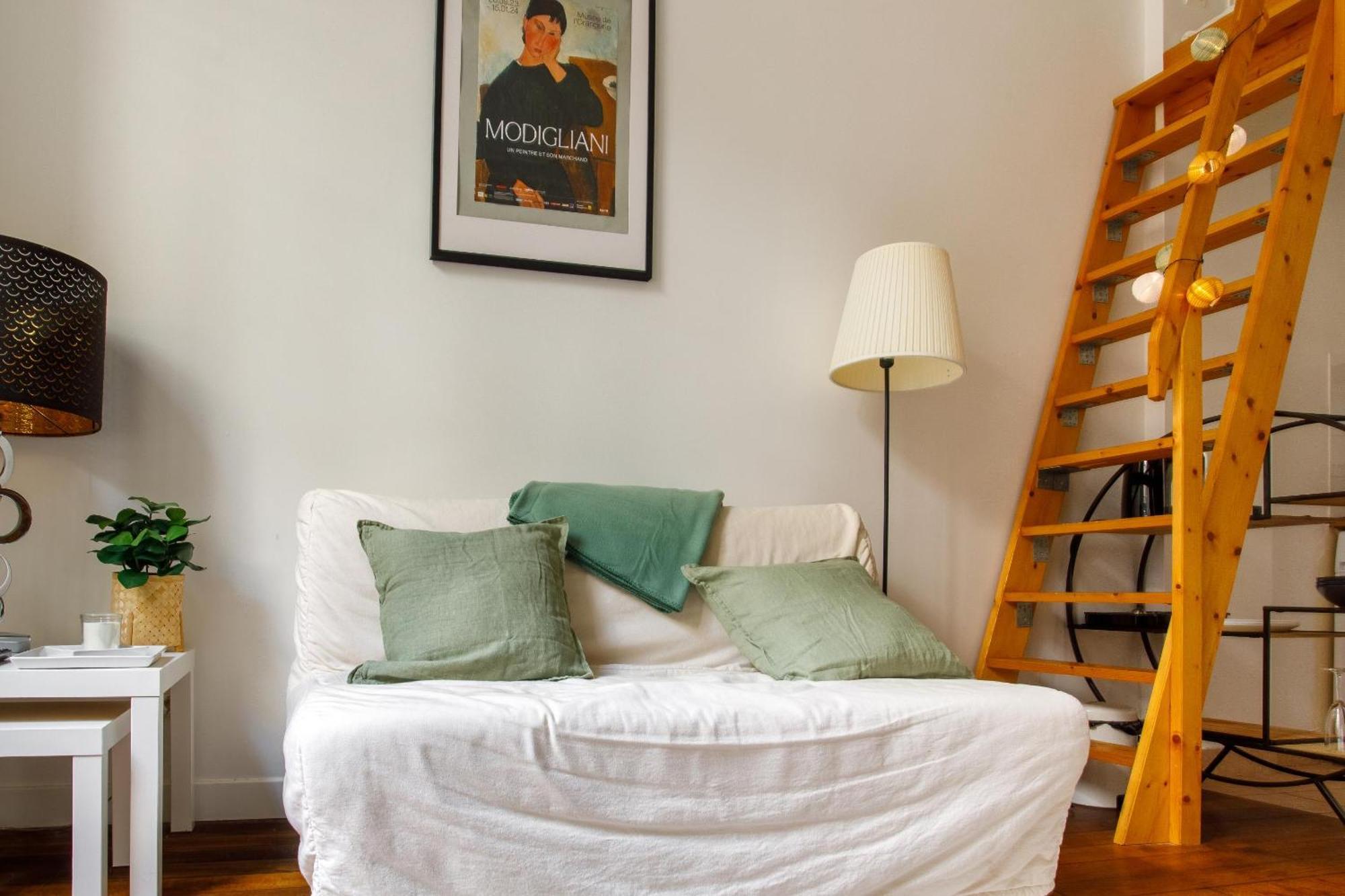 Charming Studio With Patio Passerelle Apartment *