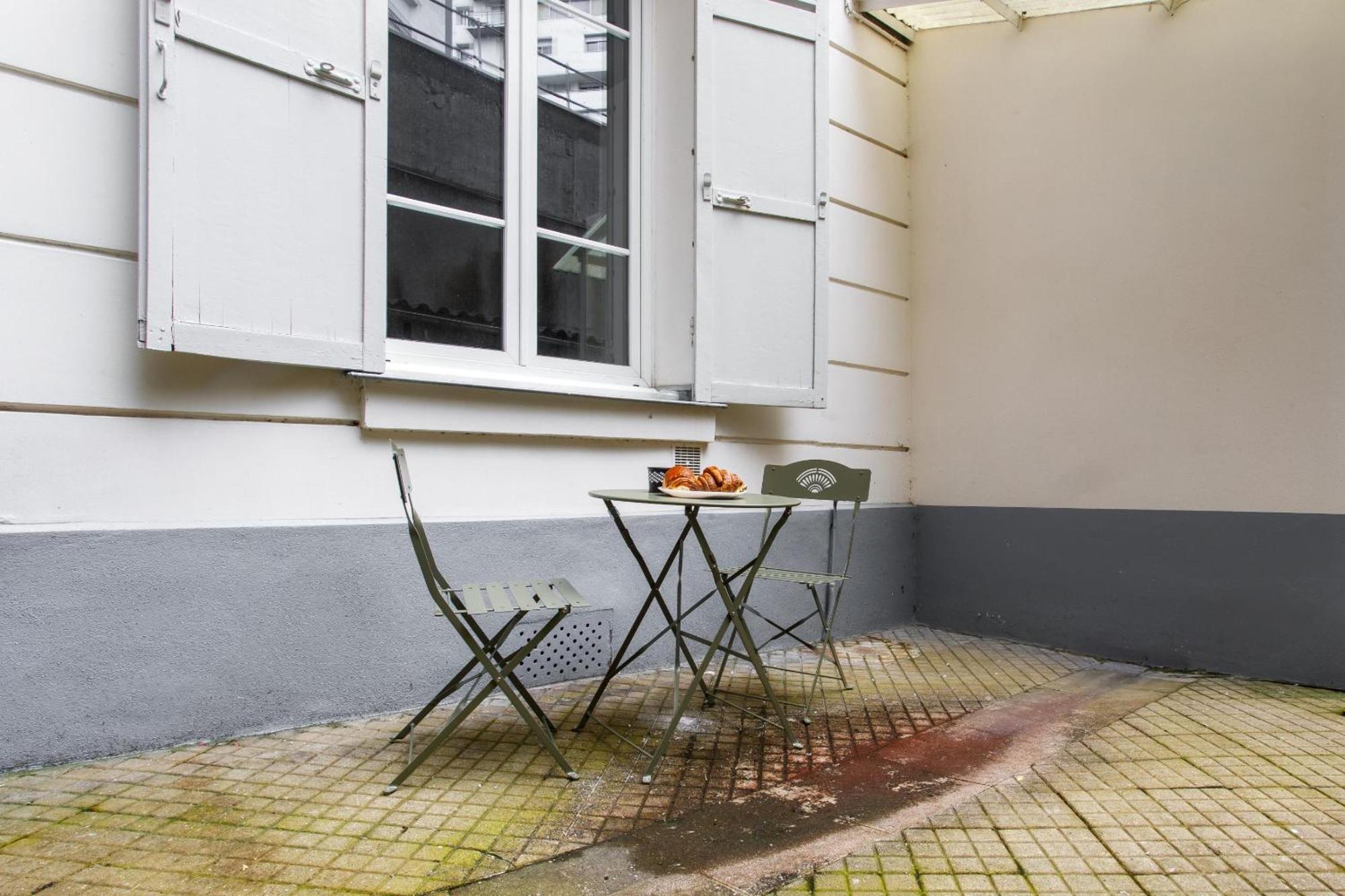 Charming Studio With Patio Passerelle Apartment Paris