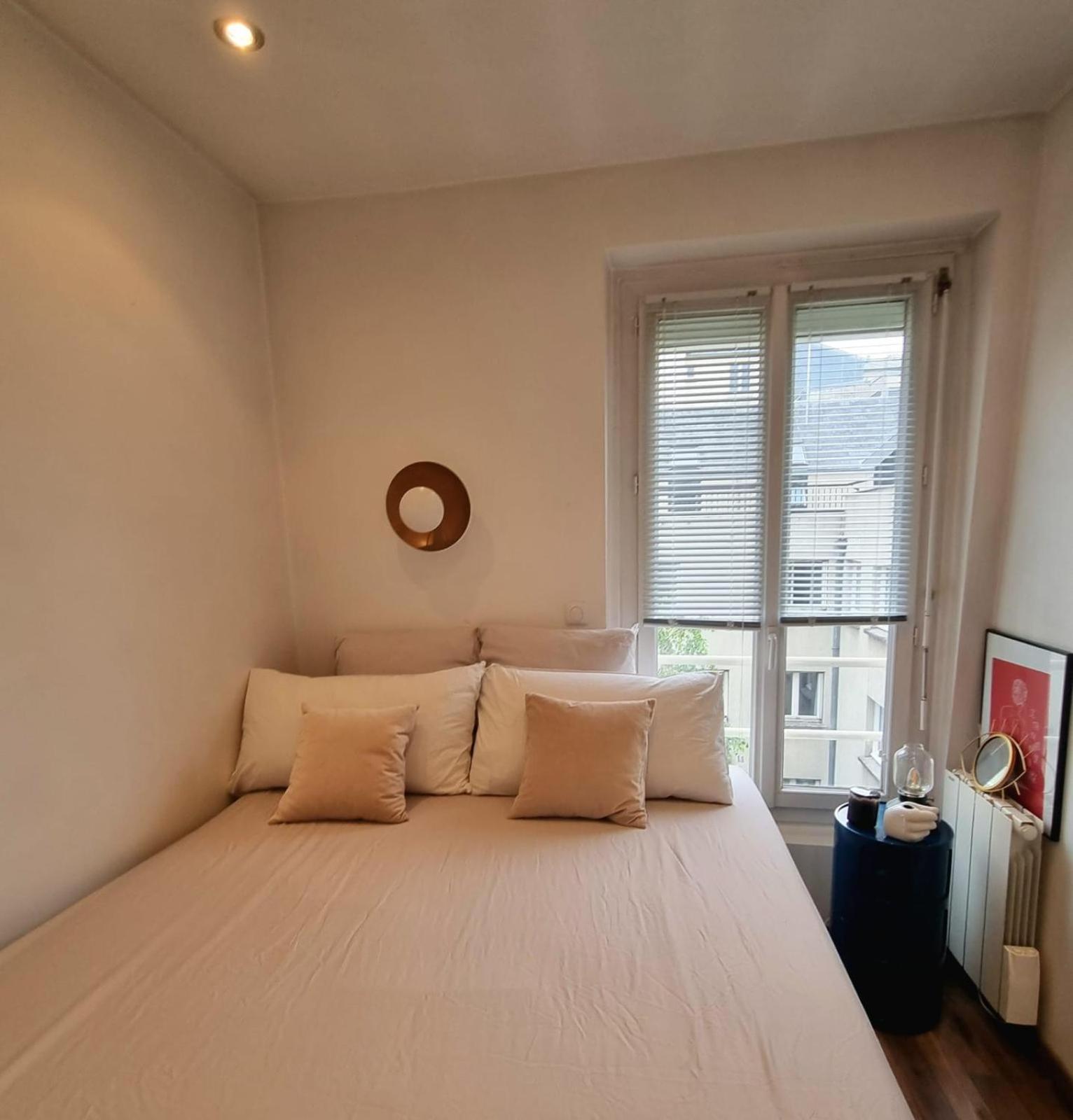 De Charme Dans Les Batignolles * Paris