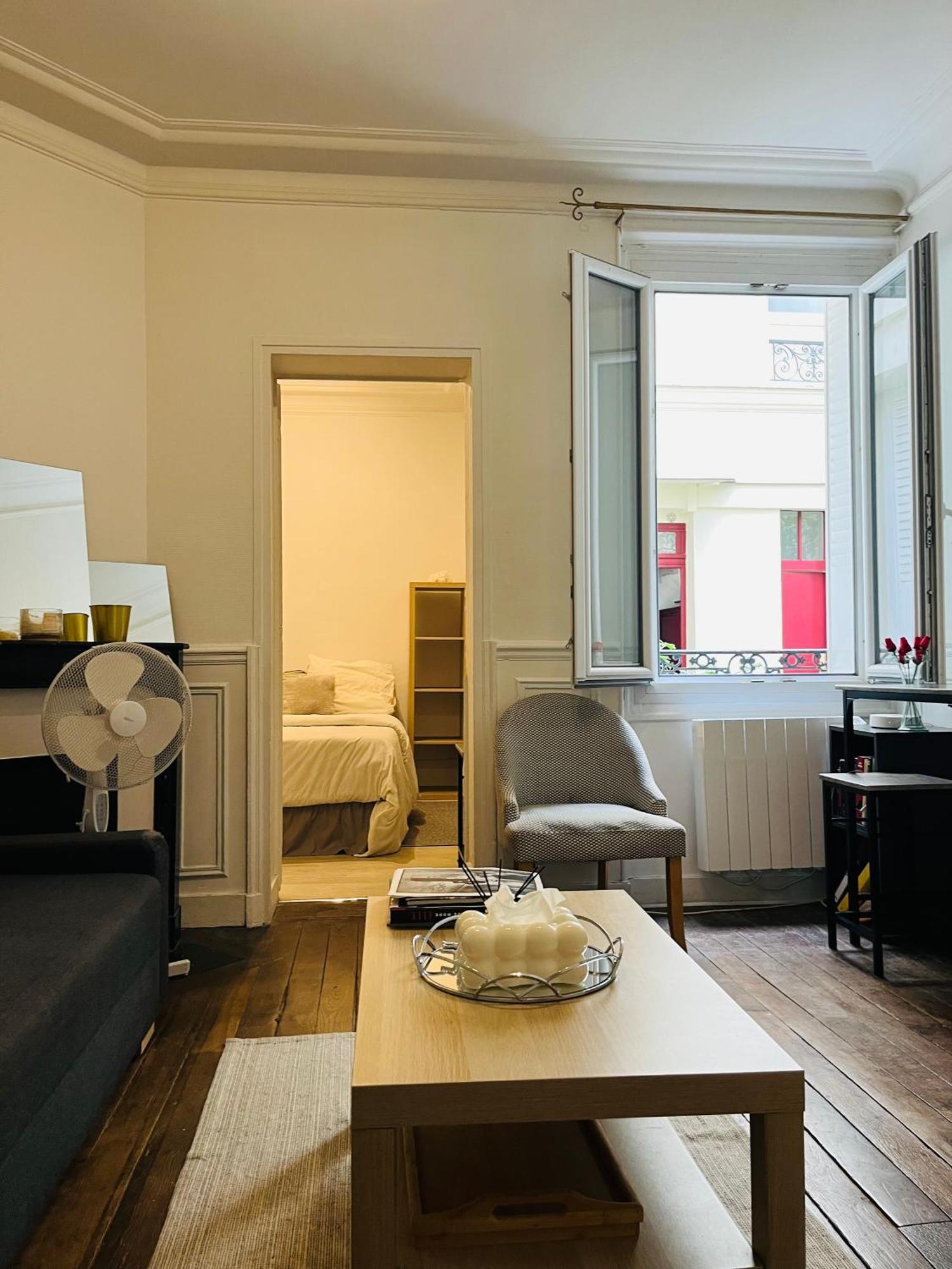 In Montmartre, Paris, Near Sacre-coeur Read Host Profile For Booking * Paris