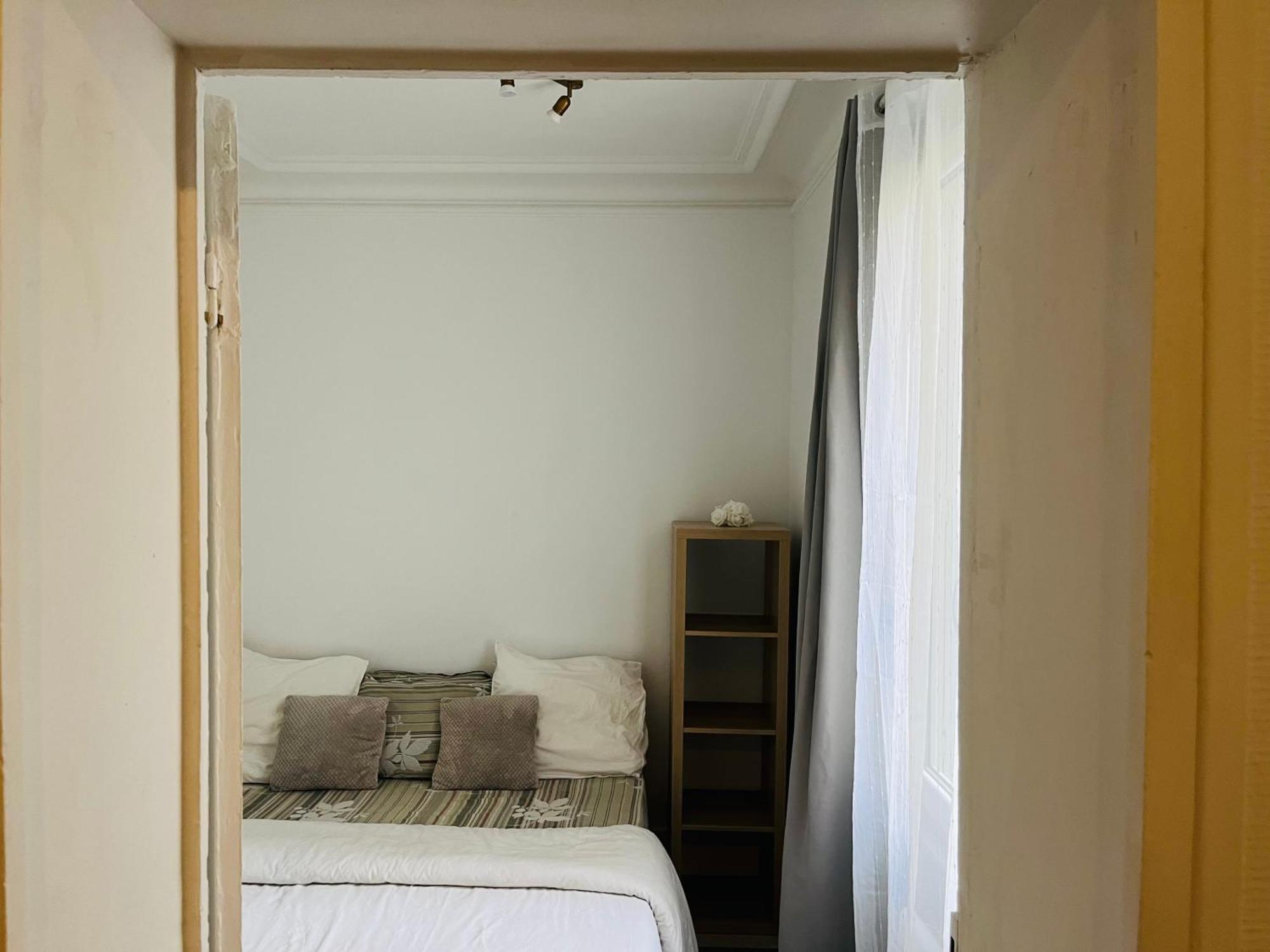 In Montmartre, Paris, Near Sacre-coeur Read Host Profile For Booking Séjour chez l'habitant *