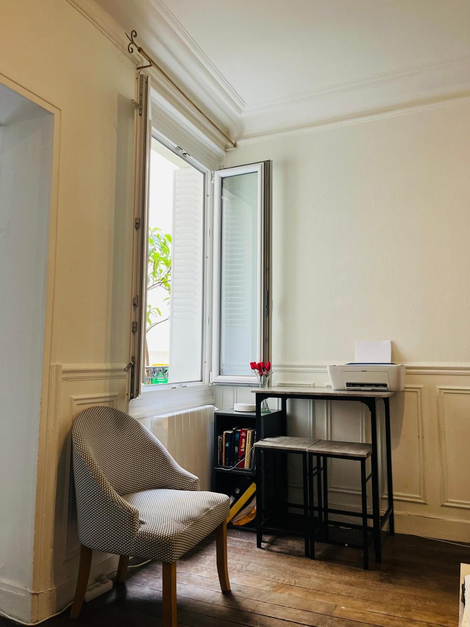 Séjour chez l'habitant In Montmartre, Paris, Near Sacre-coeur Read Host Profile For Booking Paris