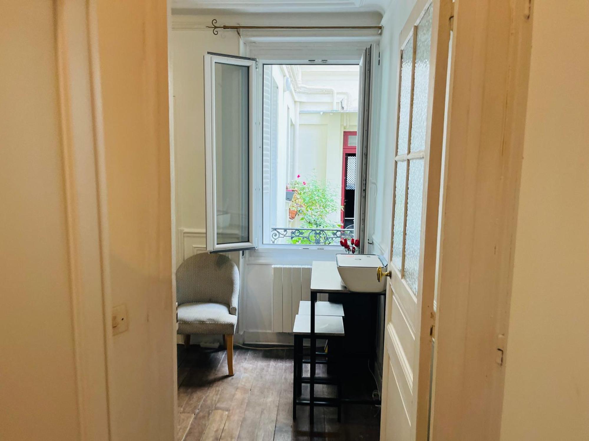 In Montmartre, Paris, Near Sacre-coeur Read Host Profile For Booking * Paris