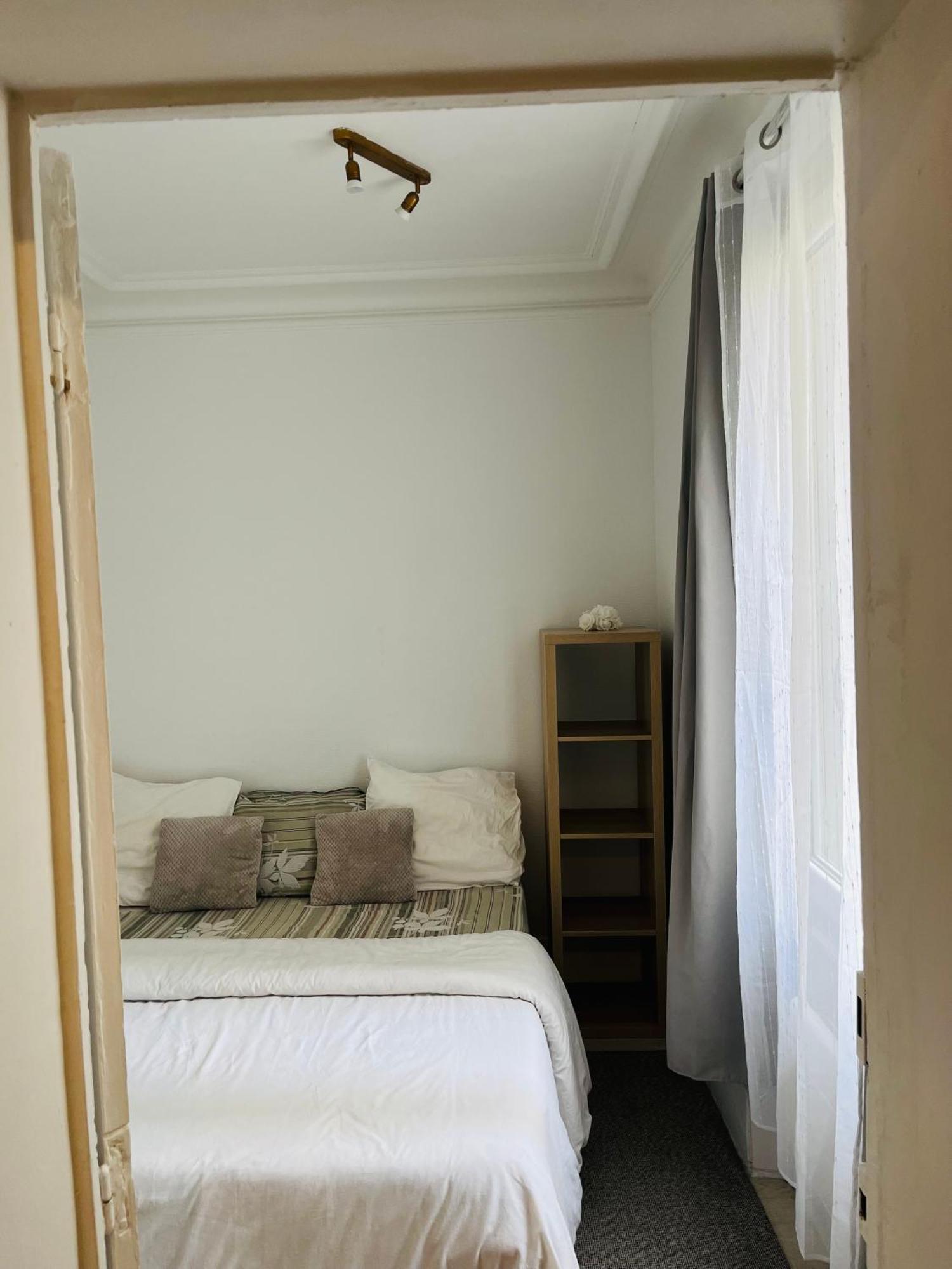 In Montmartre, Paris, Near Sacre-coeur Read Host Profile For Booking Séjour chez l'habitant Paris