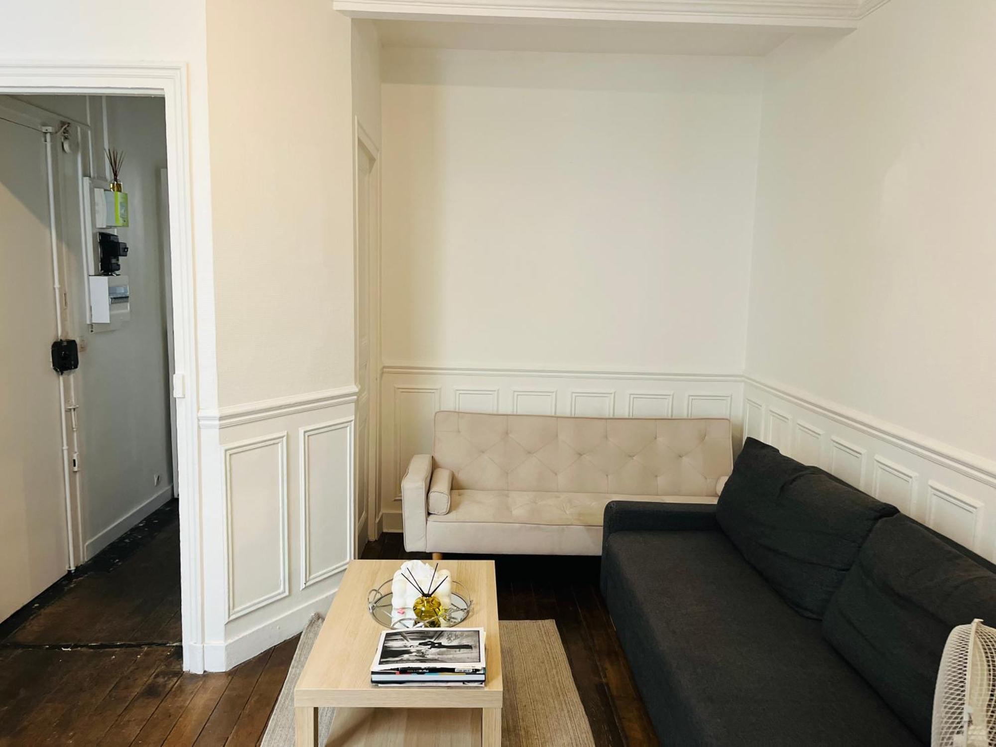 Séjour chez l'habitant In Montmartre, Paris, Near Sacre-coeur Read Host Profile For Booking *