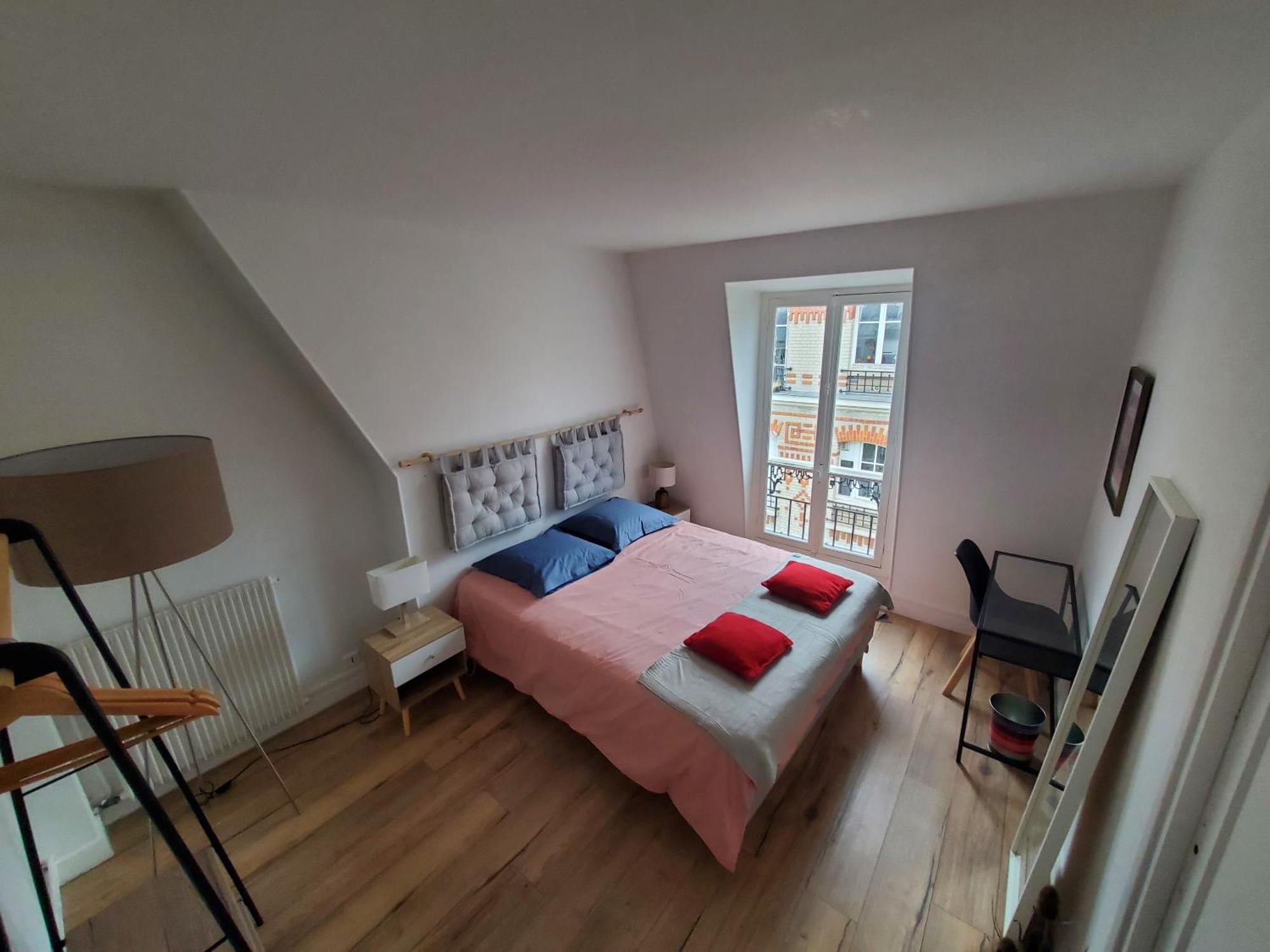 Bed & Breakfast Guest - R&m Paris