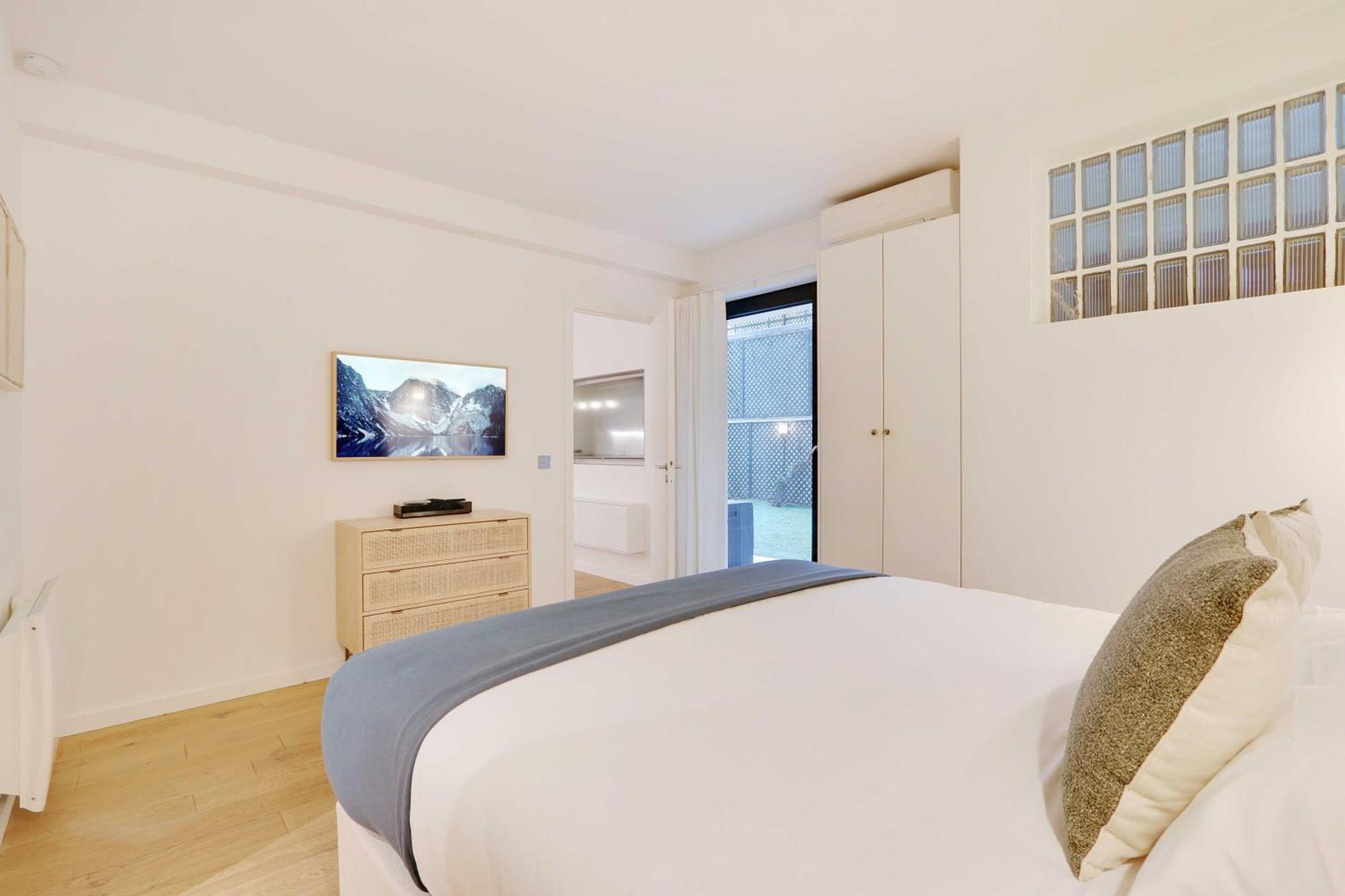 Passy - Eiffel Tower - Amazing 2br With Garden