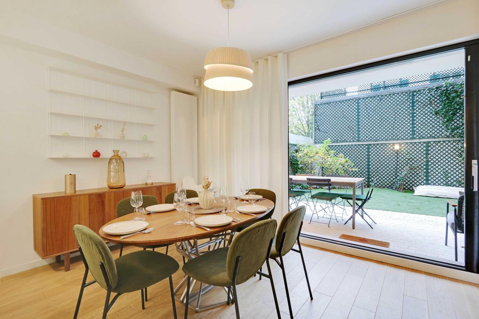 Passy - Eiffel Tower - Amazing 2br With Garden Appartement Paris