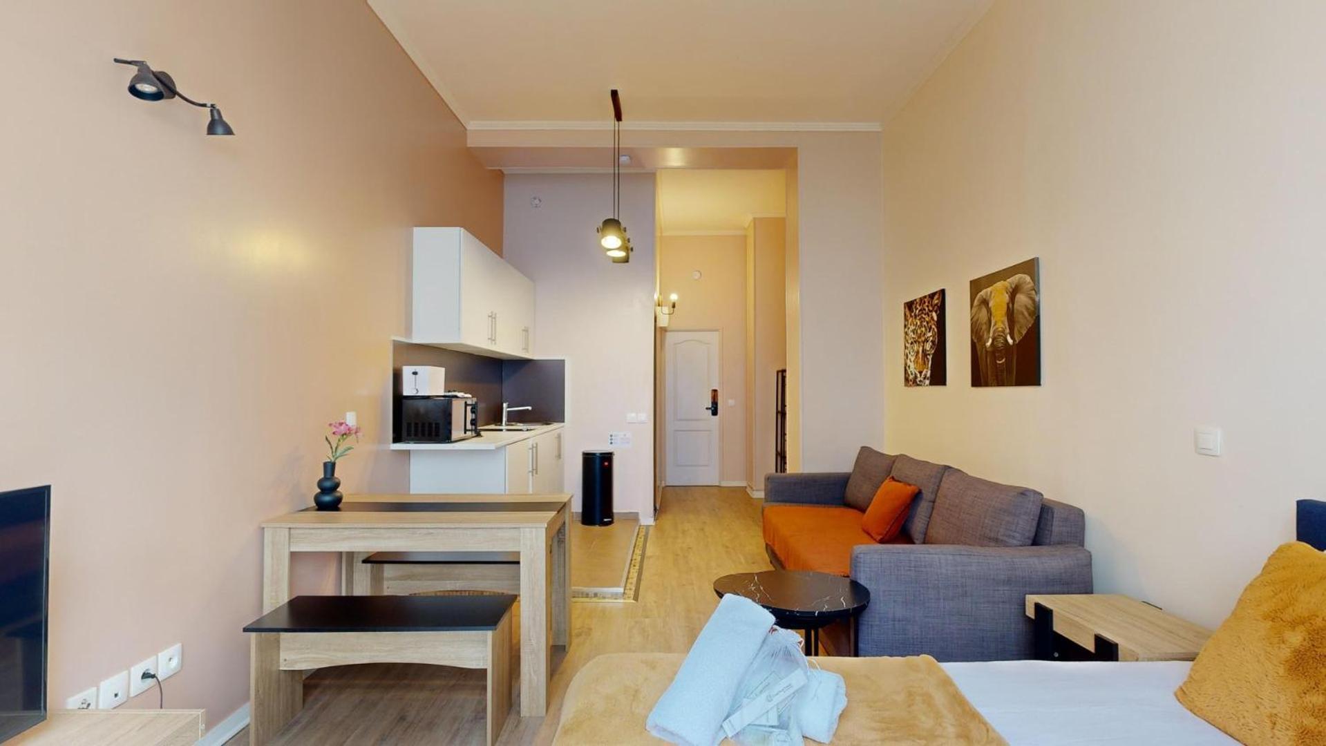 252 Majestic - Superbe A Apartment *