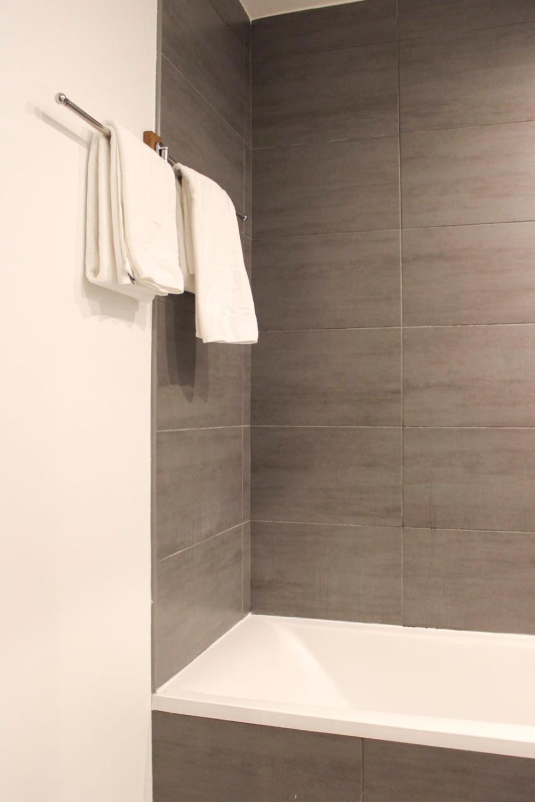 Charming T2 With Balcony Near The Bastille *