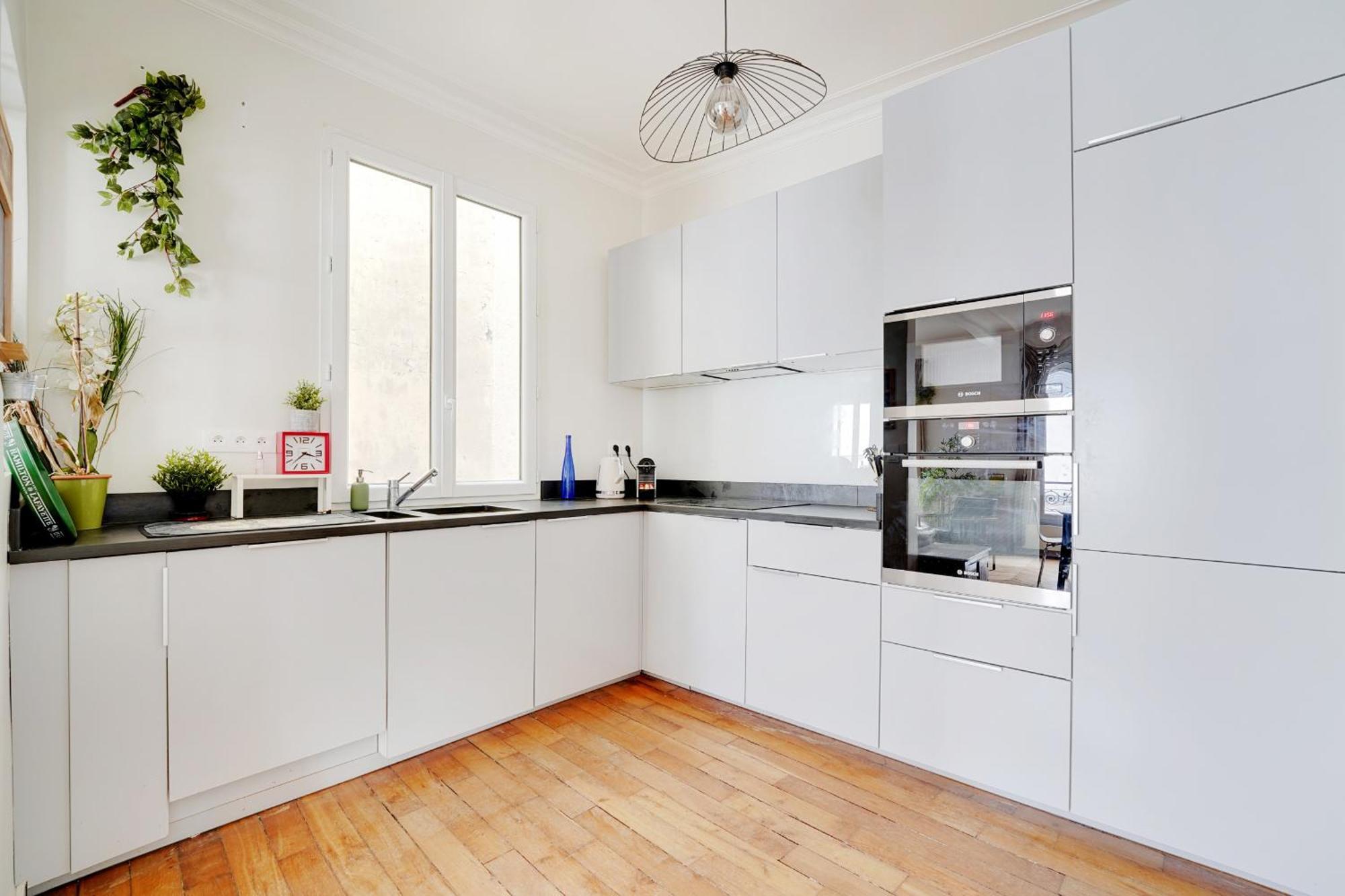 Apartment Martyrs Village Montmartre 2 Paris