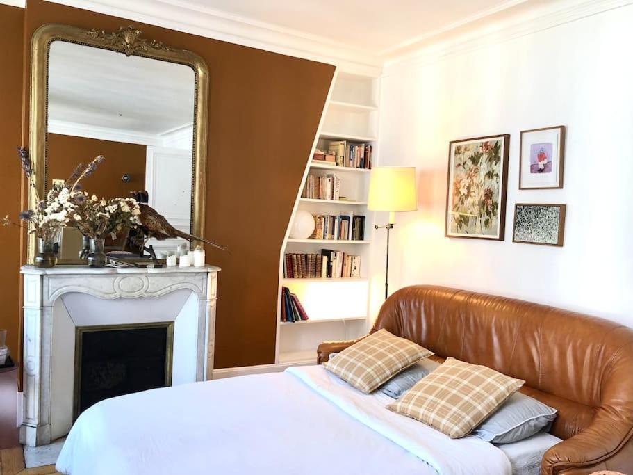 Parishome! Double Balcony, Art & Designer Touches Apartment Paris