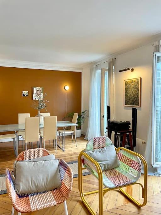 Parishome! Double Balcony, Art & Designer Touches Apartment Paris