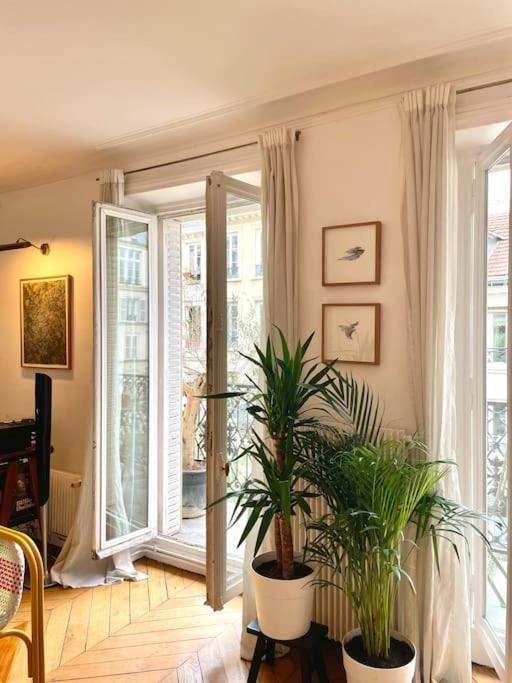 Parishome! Double Balcony, Art & Designer Touches Apartment