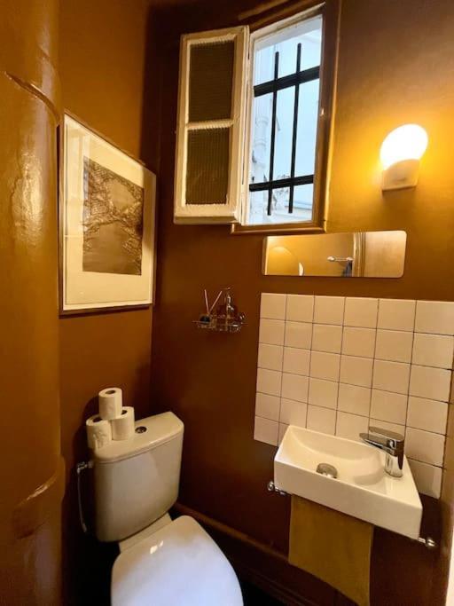 Apartment Parishome! Double Balcony, Art & Designer Touches *