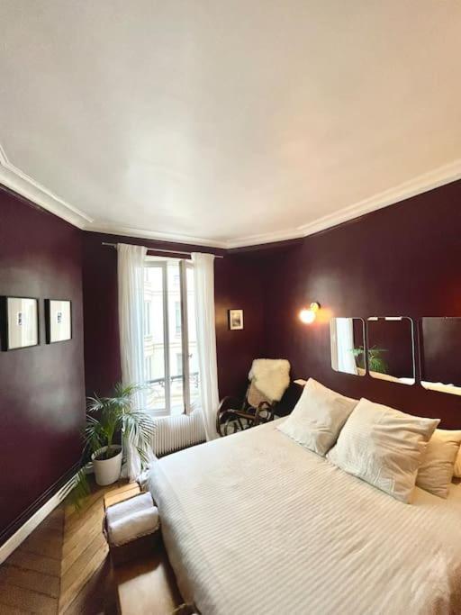 Parishome! Double Balcony, Art & Designer Touches *