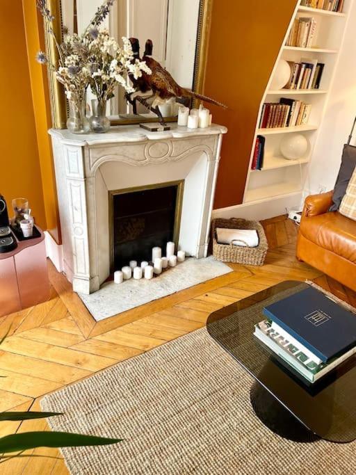 Parishome! Double Balcony, Art & Designer Touches