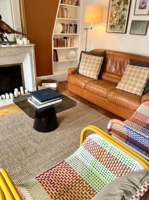 Parishome! Double Balcony, Art & Designer Touches Apartment