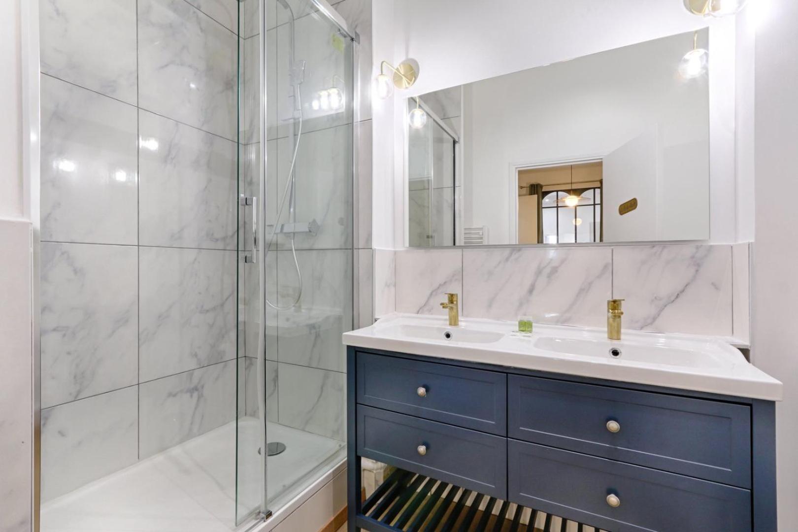 Convivialite Pour 8 Personnes - Parc Monceau Apartment