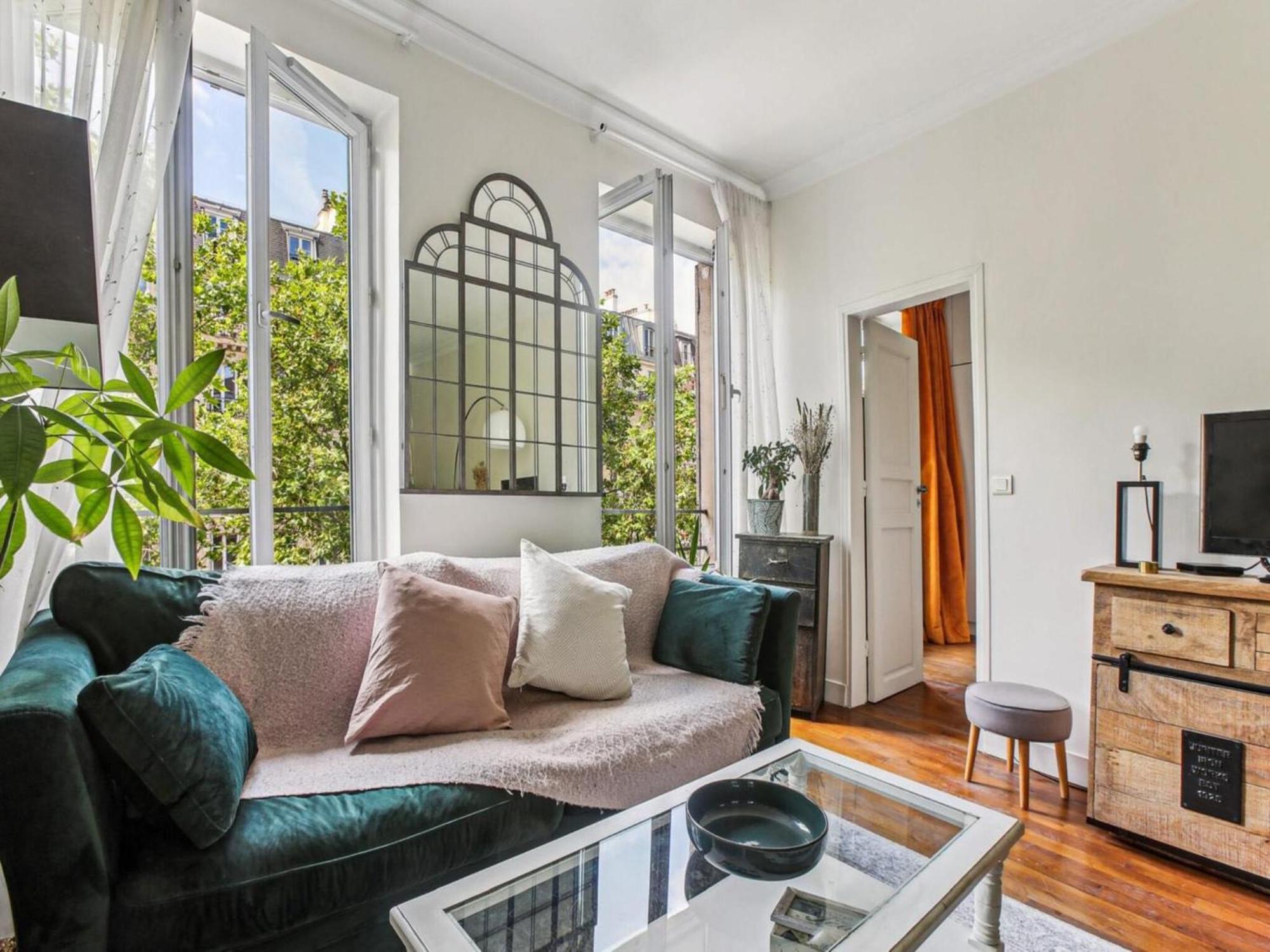 Modern -1br-2p- Le Marais Apartment Paris