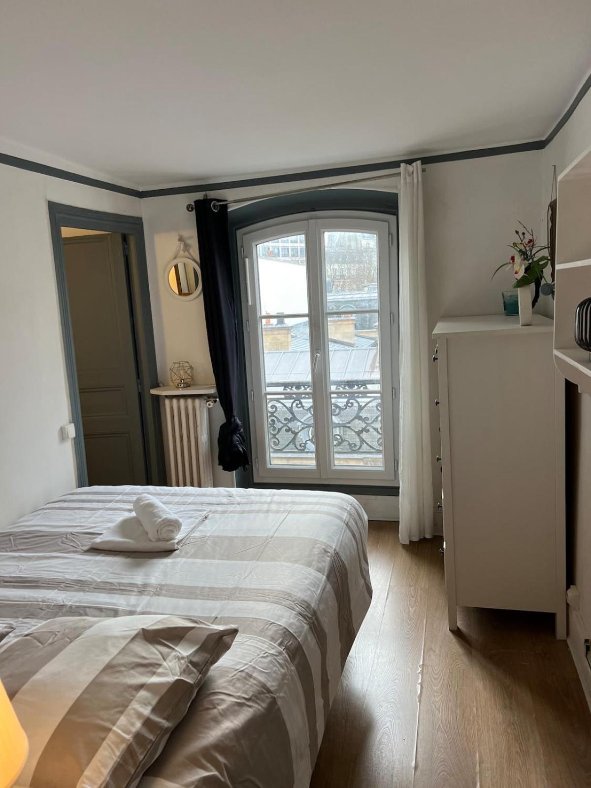 Apartment Proche Champs Elysee 8e Paris