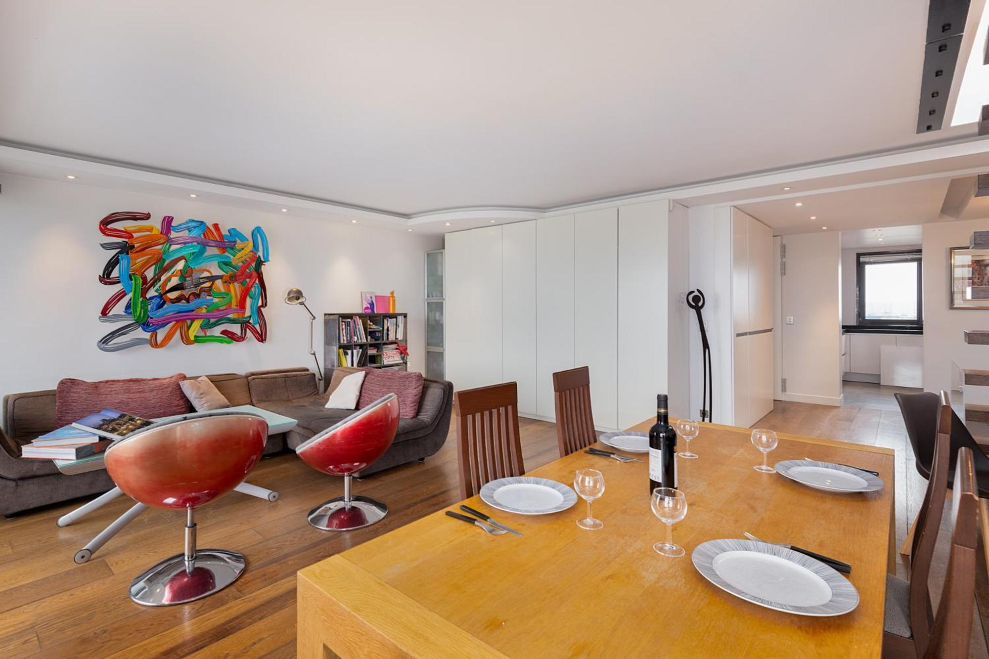 Appartement Floor With Eiffel Tower View And Roof