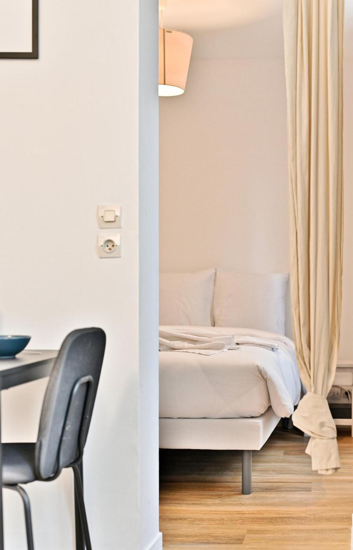 Apartment Near Mairie 10eme - Iii *