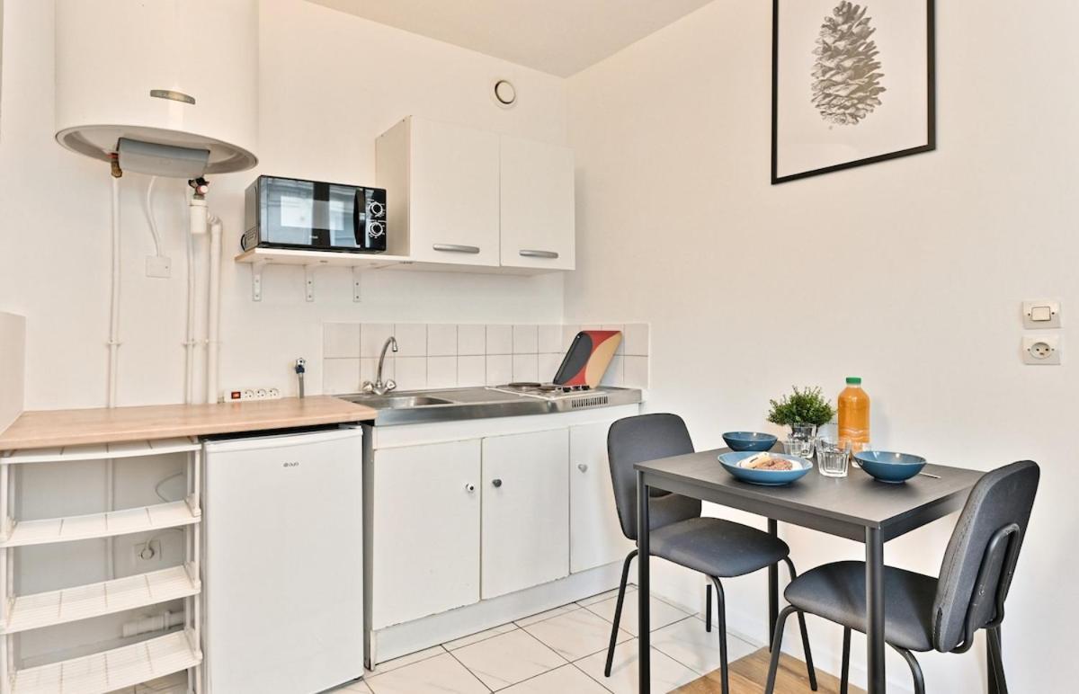 Apartment Near Mairie 10eme - Iii *