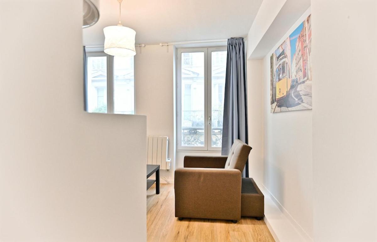 Apartment Near Mairie 10eme - Iii