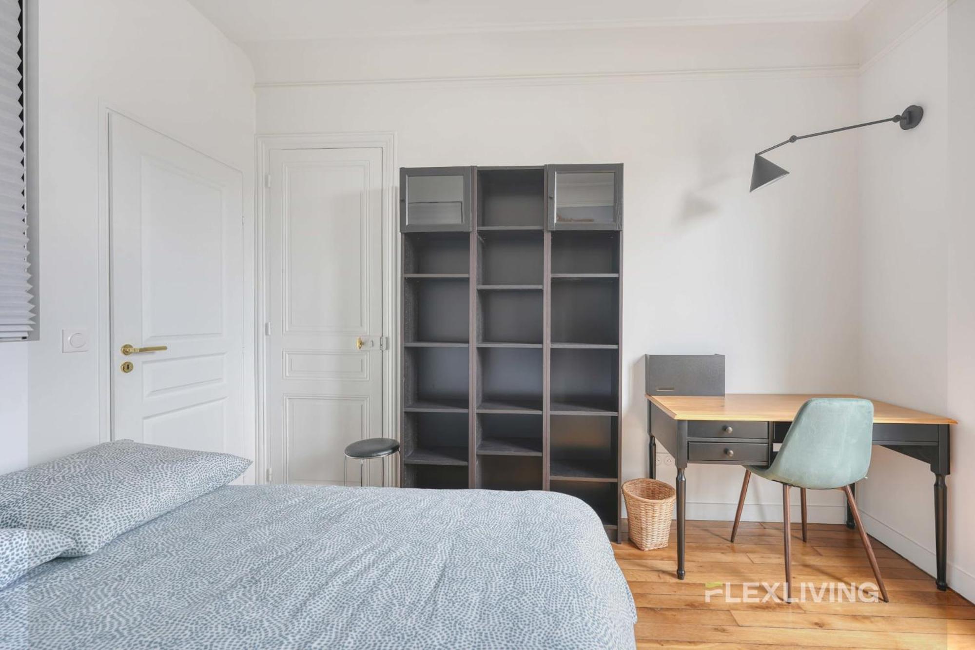 Flexliving - Bedroom - Vincent Auriol Holiday home Paris