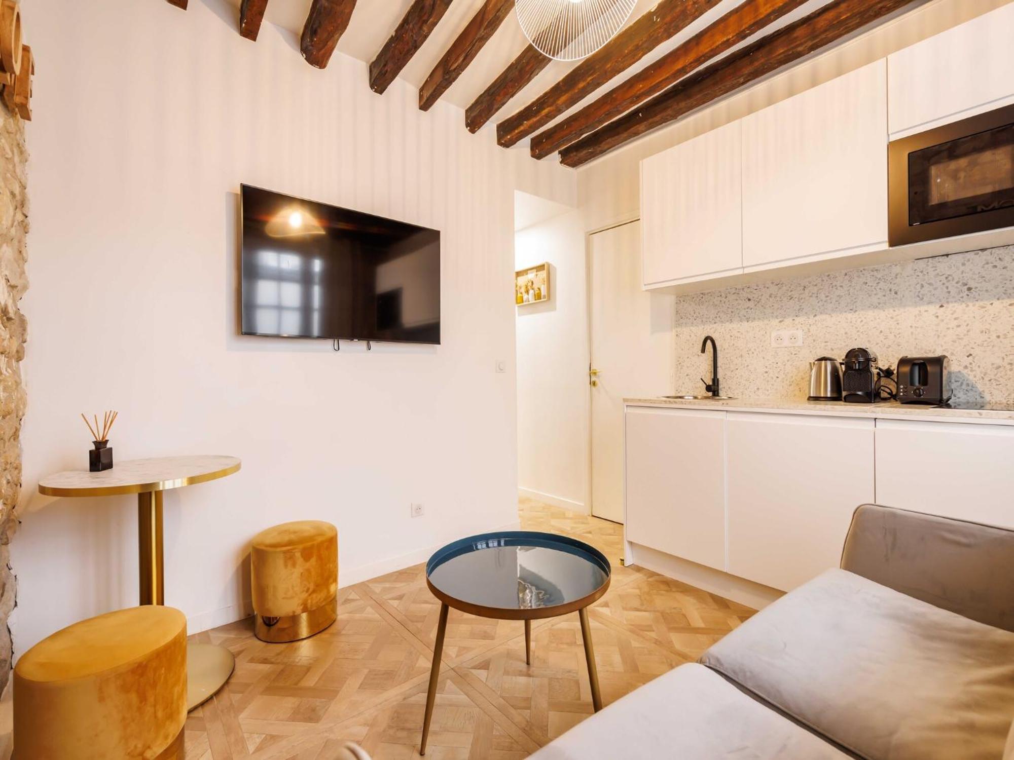 Chic, Comfortable Flat Near Rue Montmartre *