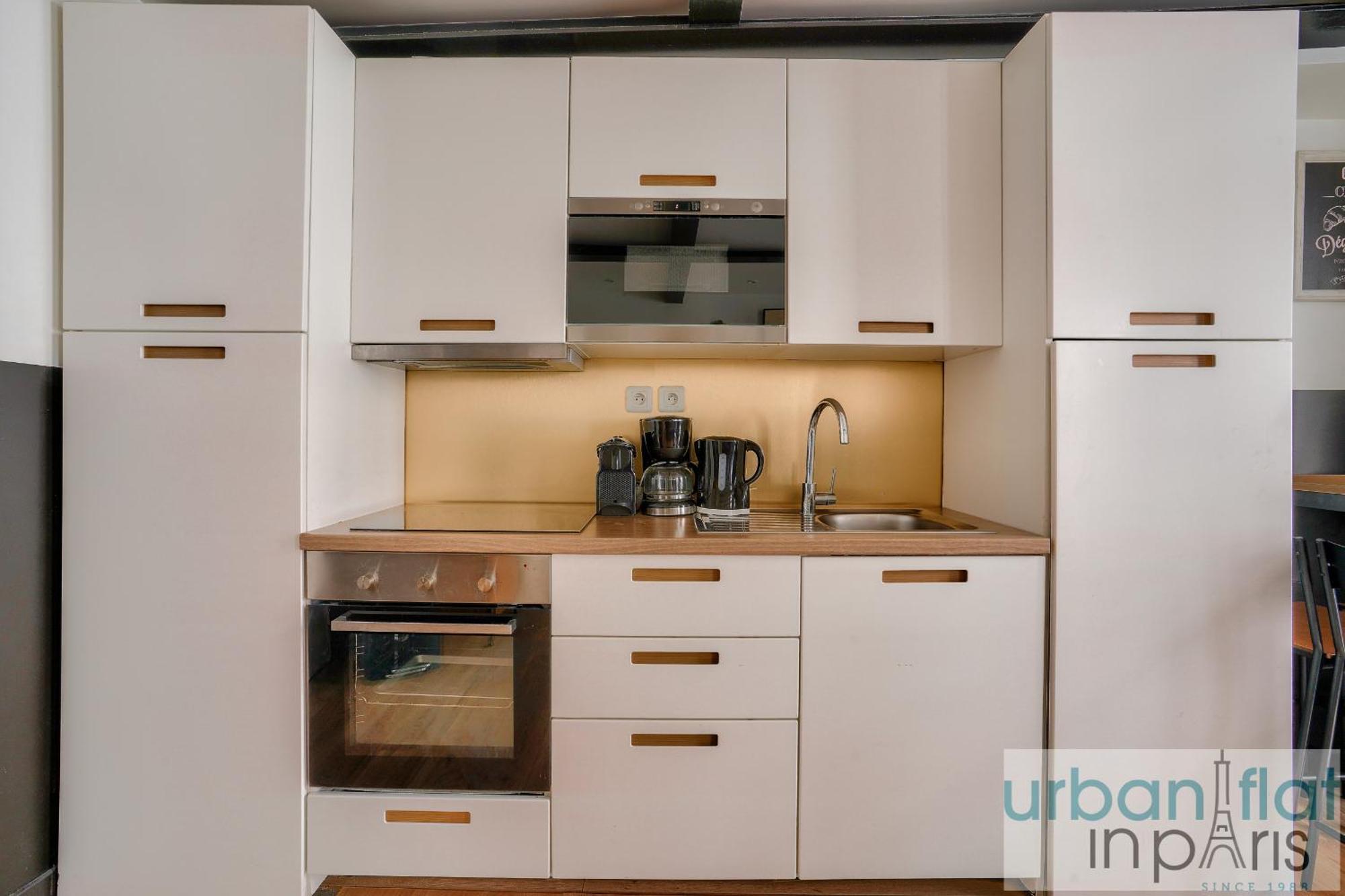 Apartment 13 Luxury Flat Eiffel Design 2