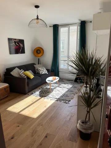 Apartment 2 Pieces Neuf Buttes Chaumont Paris
