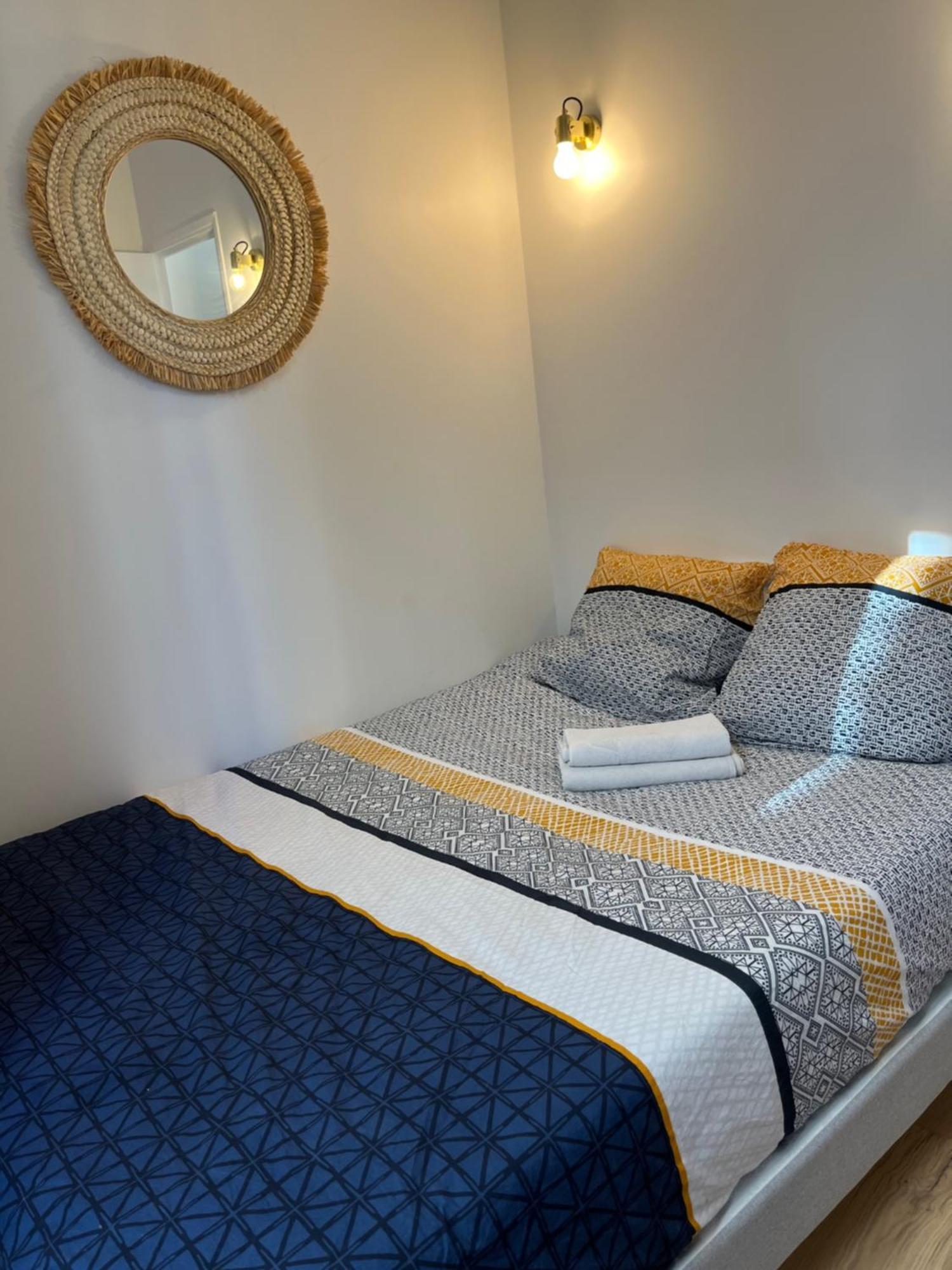 2 Pieces Neuf Buttes Chaumont Apartment *