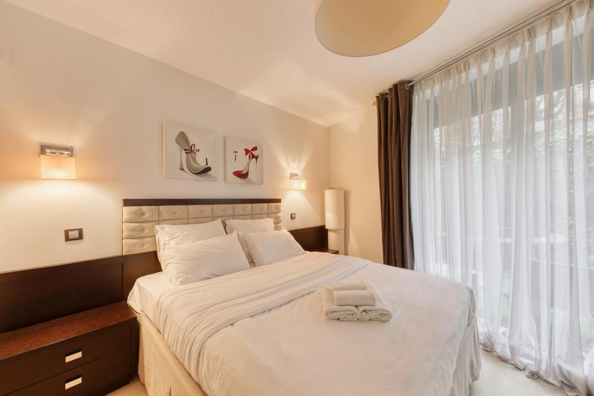 Garden Flat In 16 Apartment *