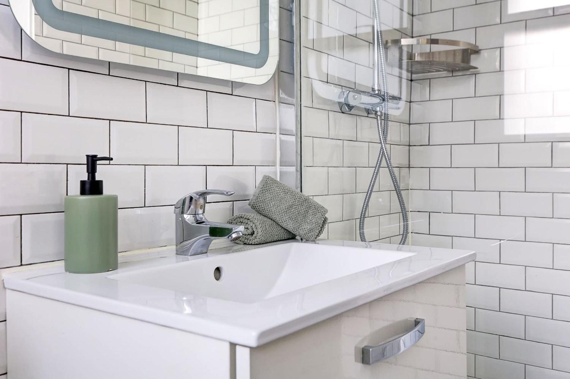 Apartment Cozy Near Eiffel Tower & Invalides & Seine Flat Paris