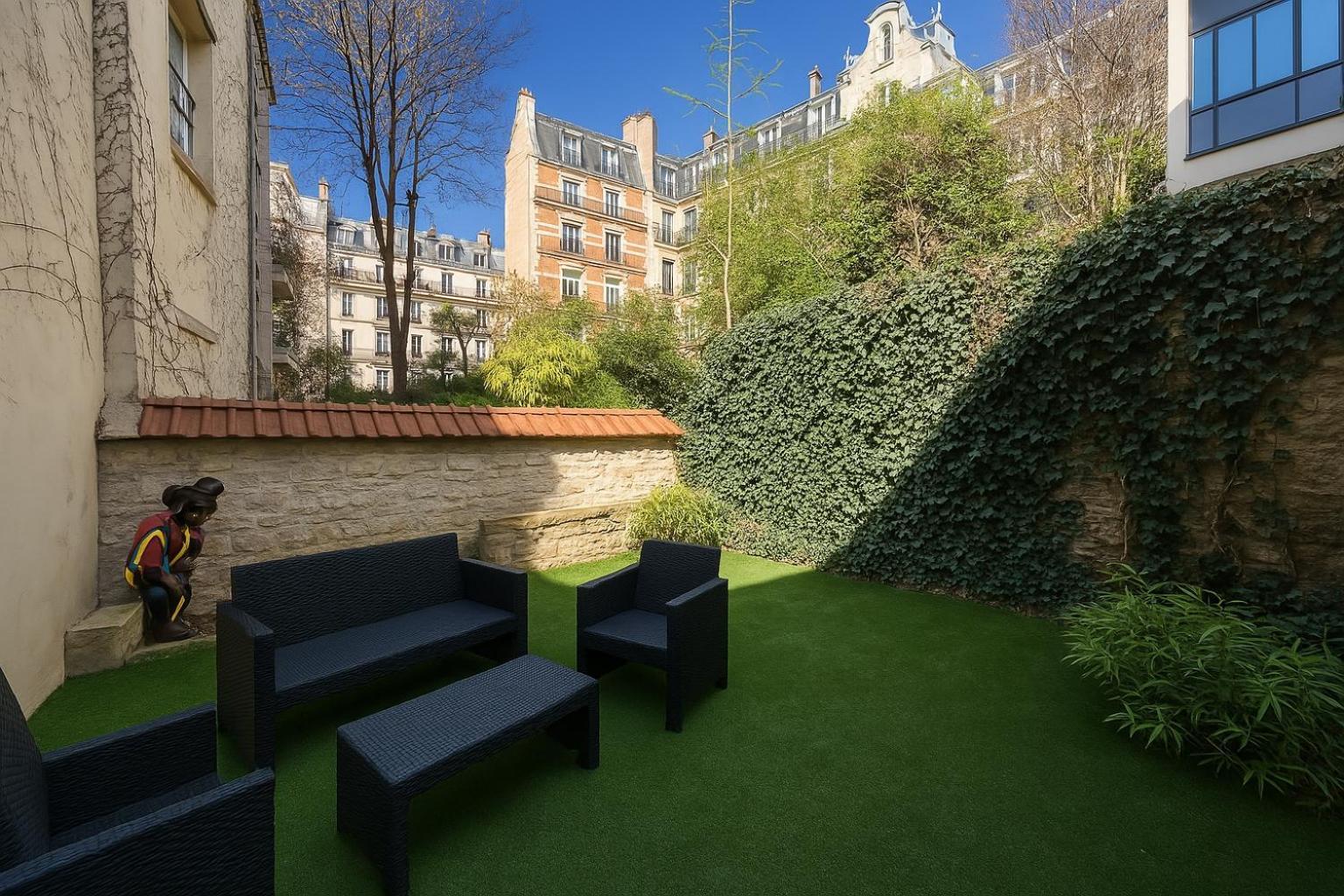 Apartment Garden Flat In 16 Paris