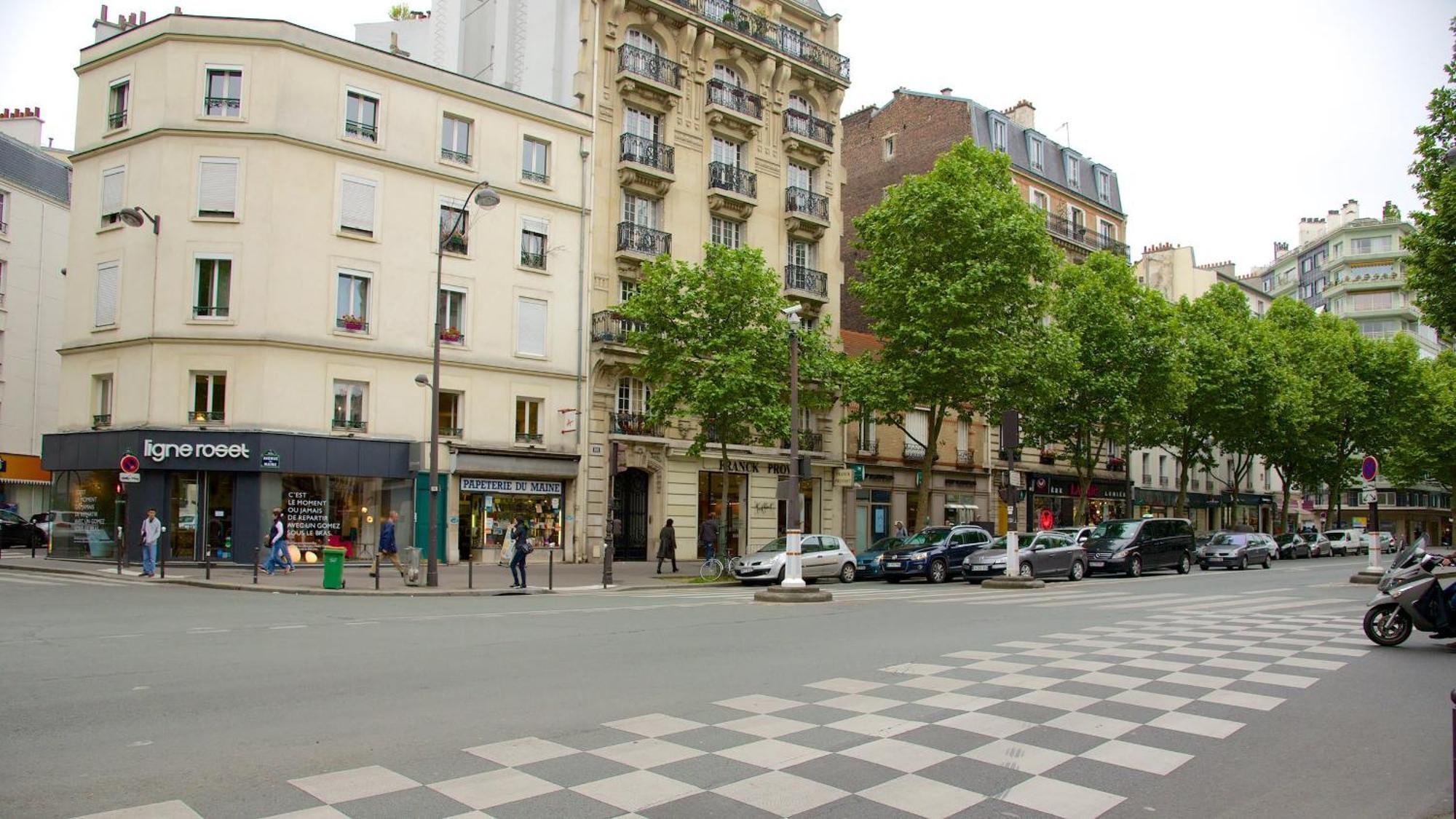 Apartment Eiffel Tower Stylish Retreat