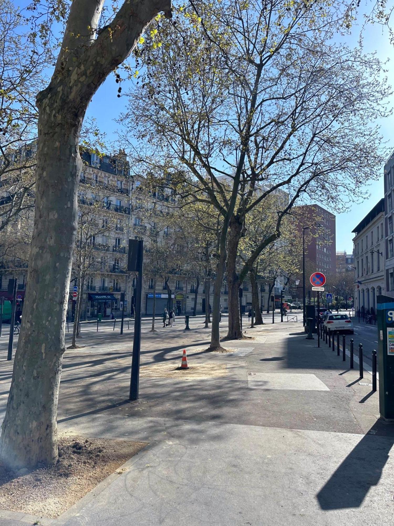 Near Porte De Versailles * Paris