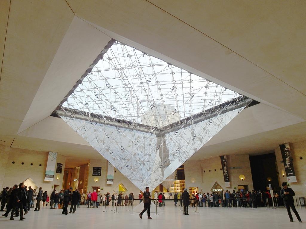 Chambre D Hote : Louvre Elegant Apt Suite Frühstückspension Paris