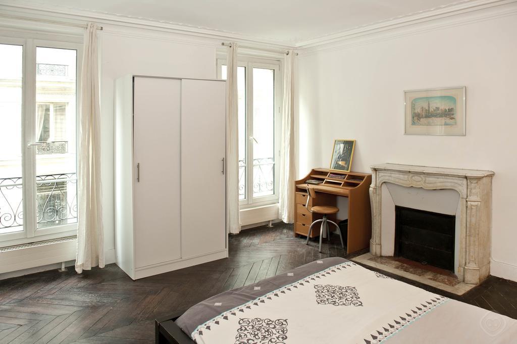 Apartment Moulin Rouge Paris