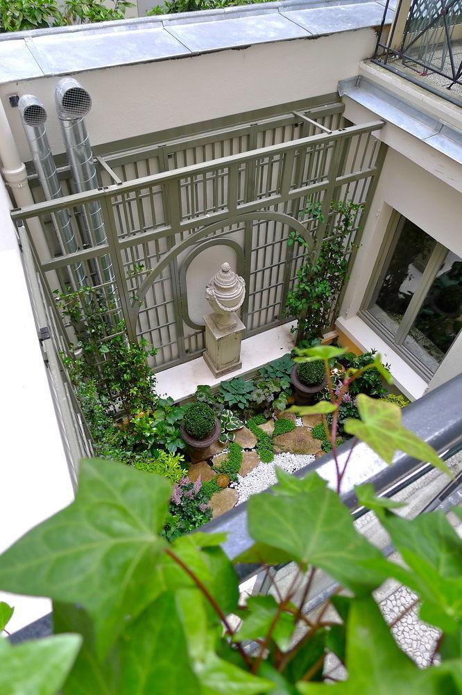 Des Grands Hommes Paris