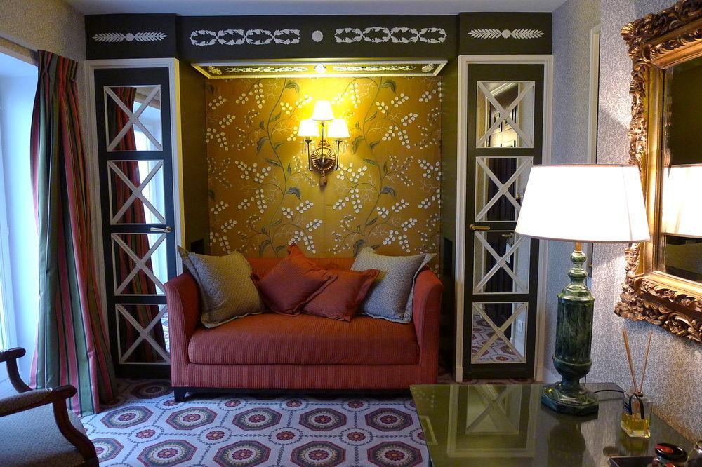 Hotel Des Grands Hommes Paris