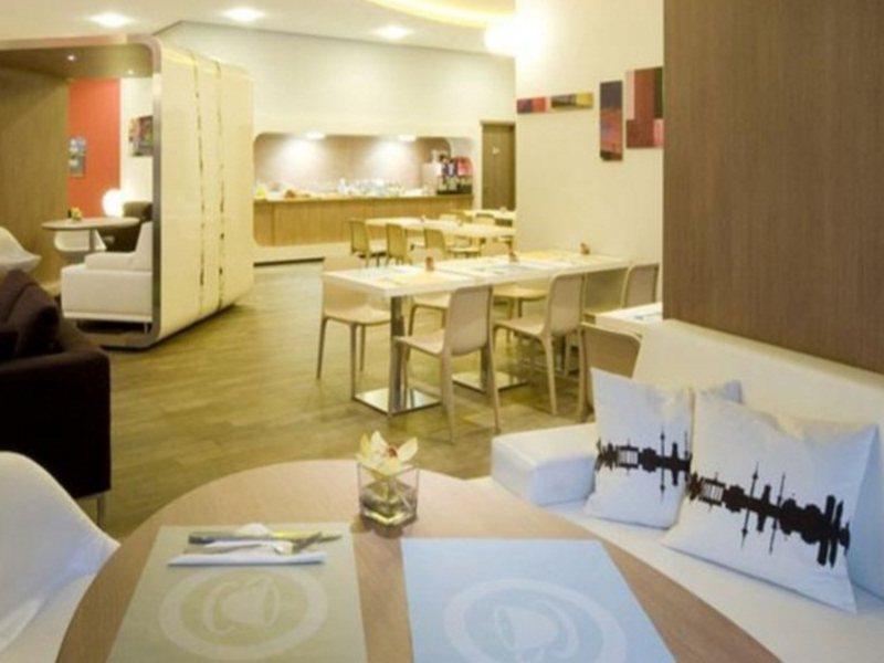 Adagio Haussmann Champs Elysées 4* Paris