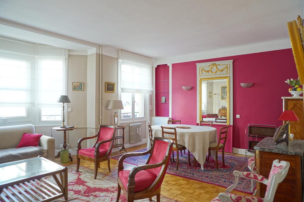 Apartment Rue Copernic - 16