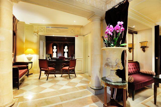 Hotel Des Grands Hommes Paris