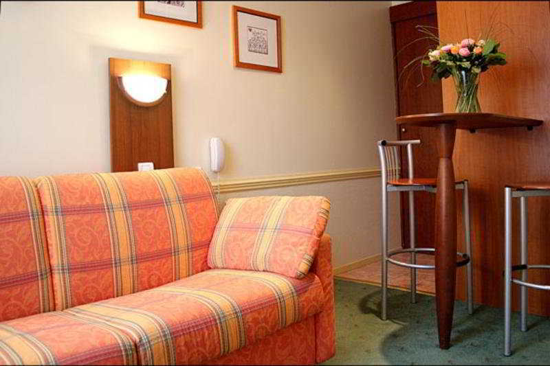 Aparthotel Pavillon Courcelles Parc Monceau 3*