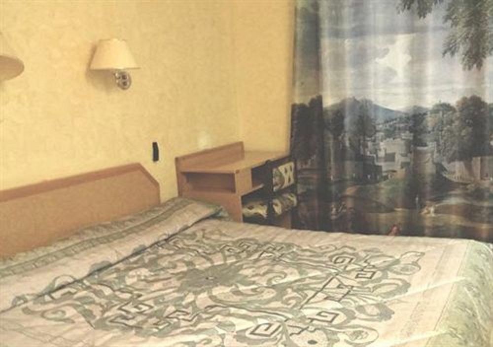 Leonard De Vinci I Hotel 2*