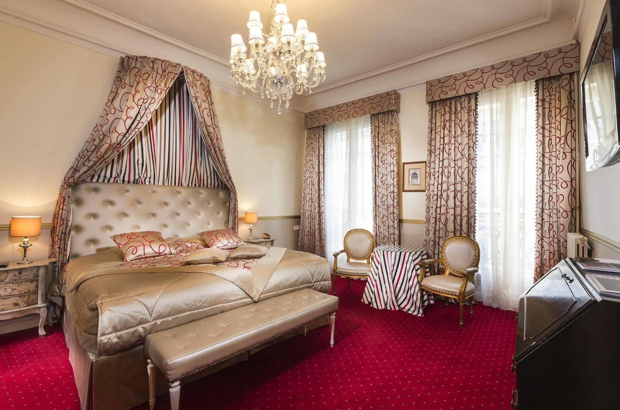 Claridge Hotel